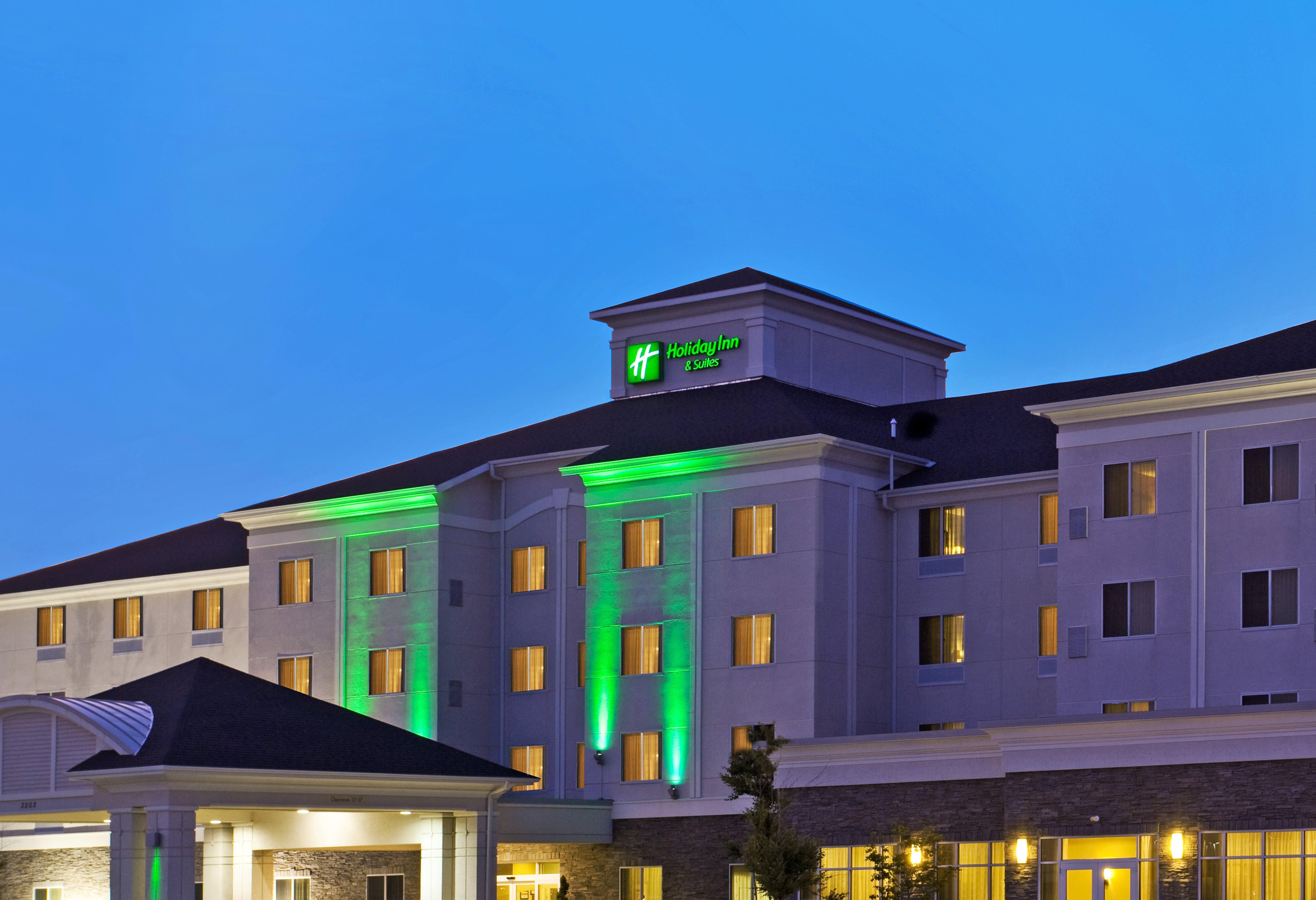 Holiday Inn Hotel & Suites Bloomington Airport By Ihg Exterior photo
