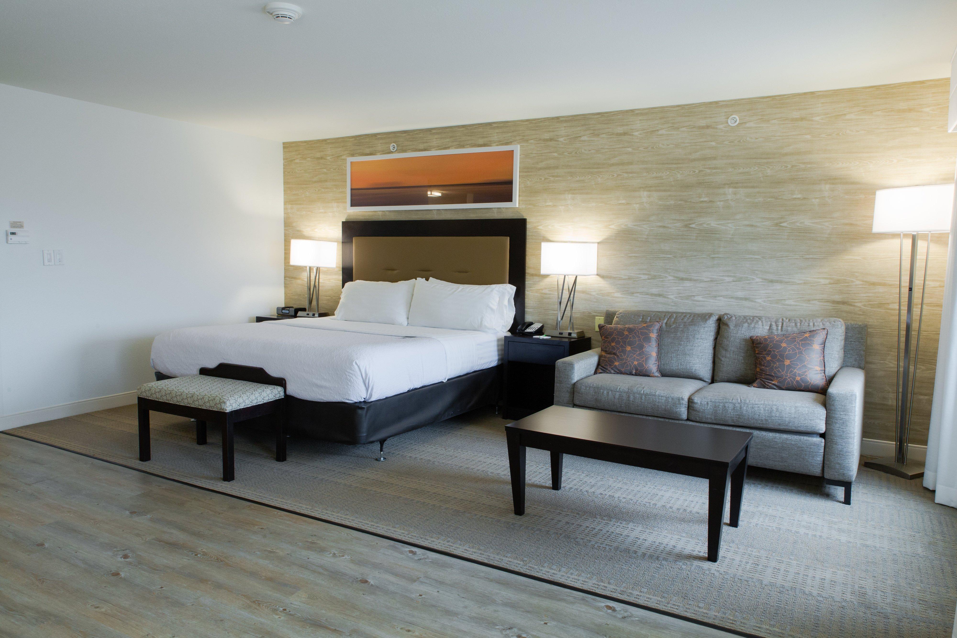 Holiday Inn Hotel & Suites Bloomington Airport By Ihg Exterior photo
