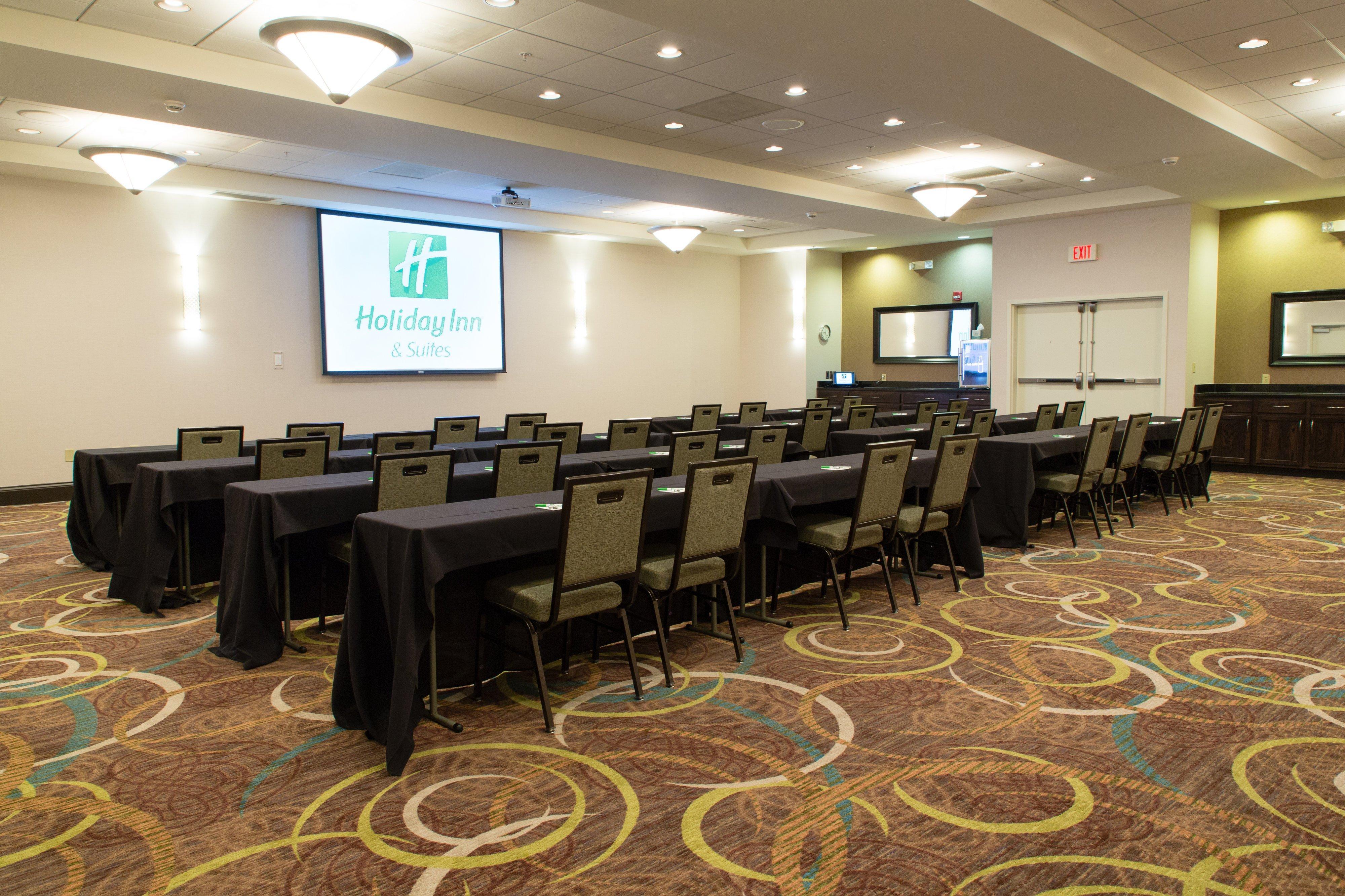 Holiday Inn Hotel & Suites Bloomington Airport, An Ihg Hotel Exterior photo