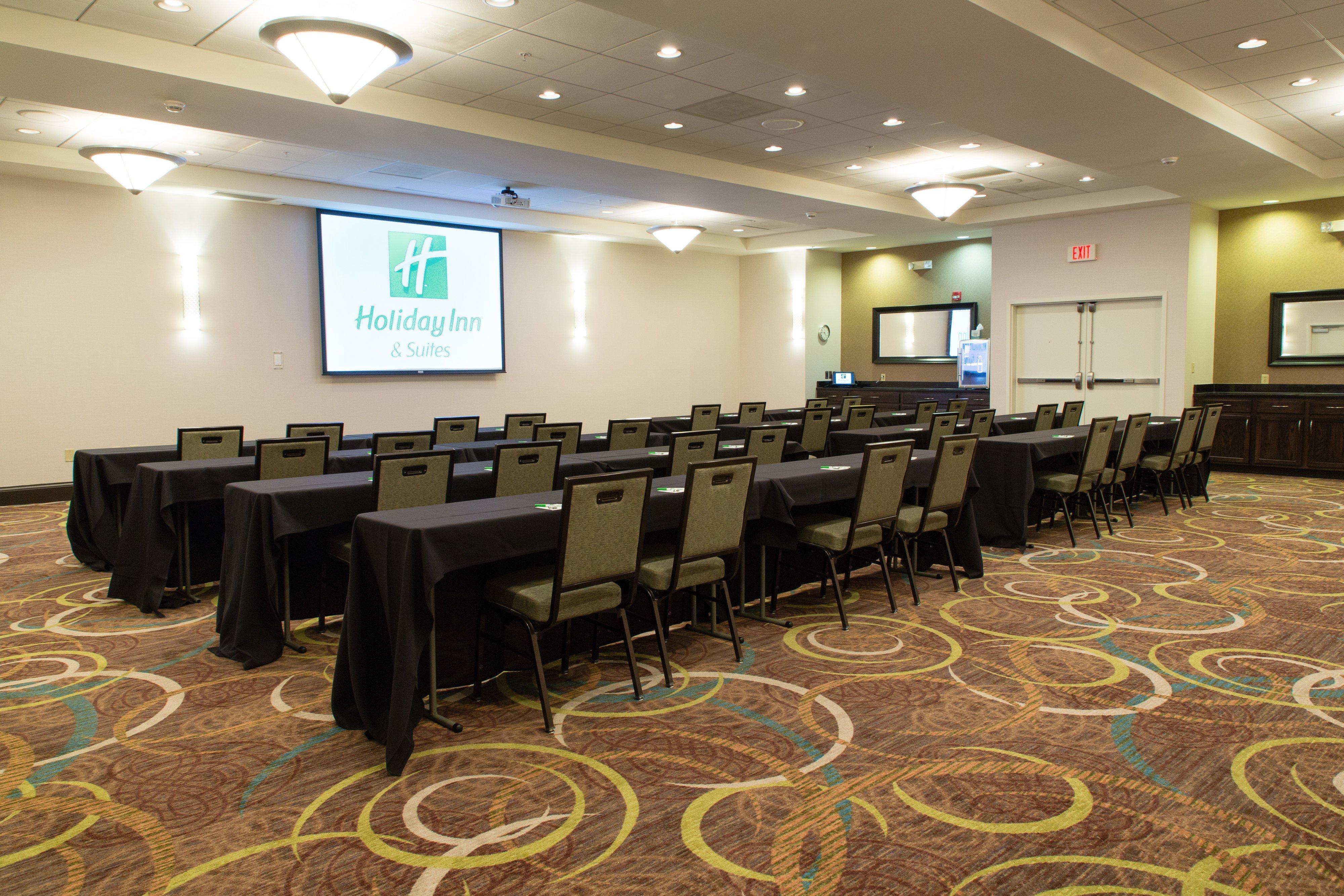 Holiday Inn Hotel & Suites Bloomington Airport By Ihg Exterior photo