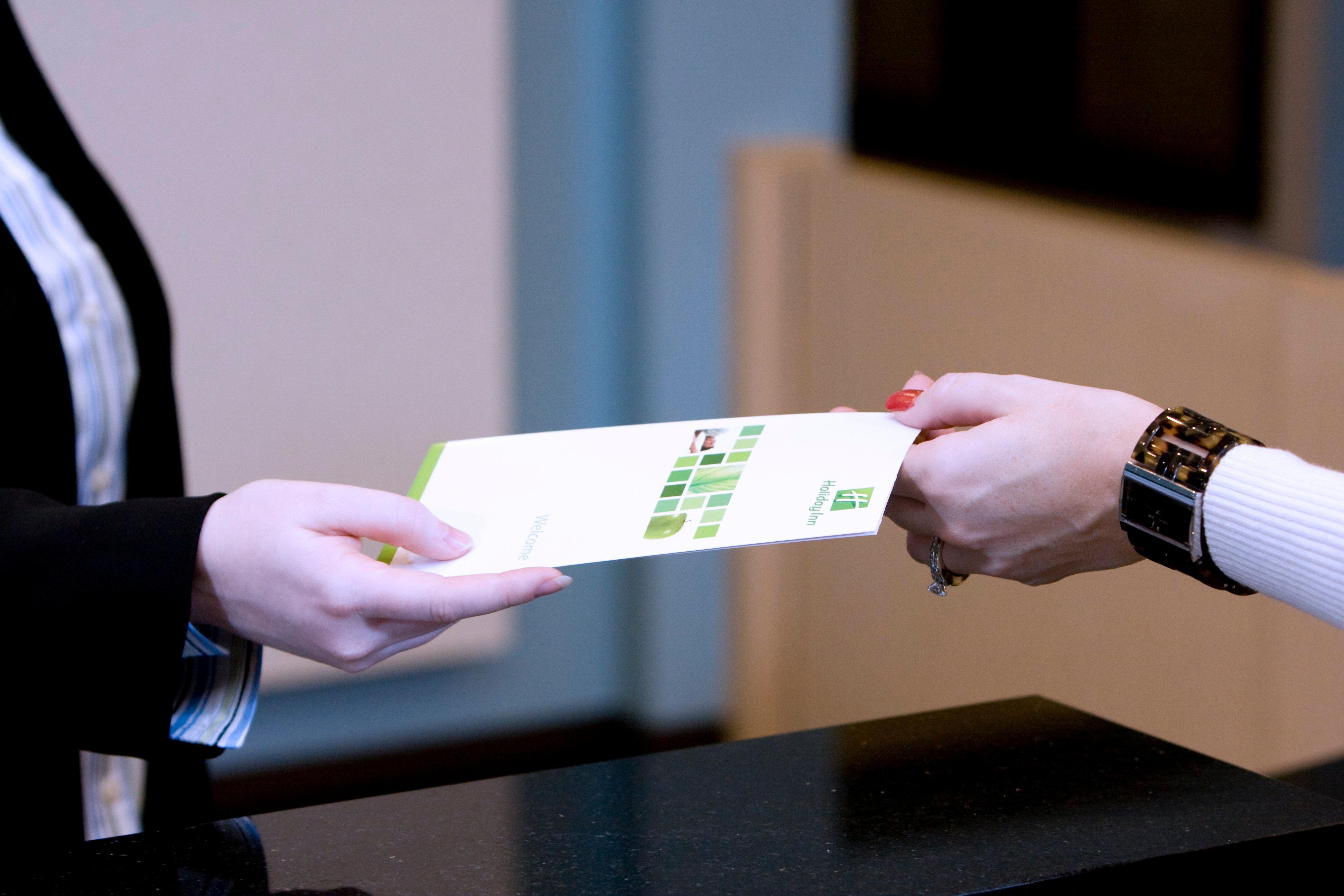 Holiday Inn Hotel & Suites Bloomington Airport By Ihg Exterior photo