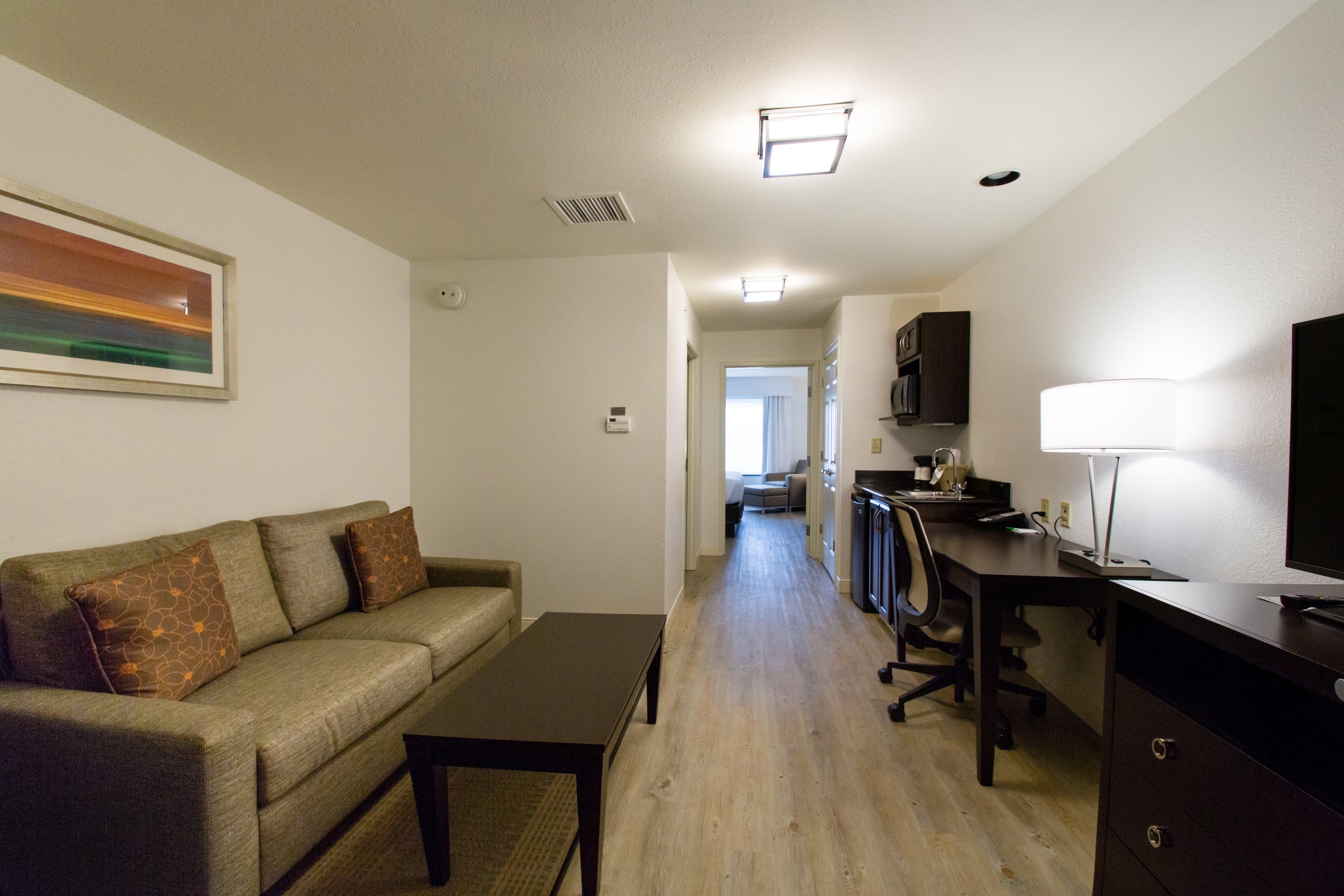 Holiday Inn Hotel & Suites Bloomington Airport By Ihg Exterior photo