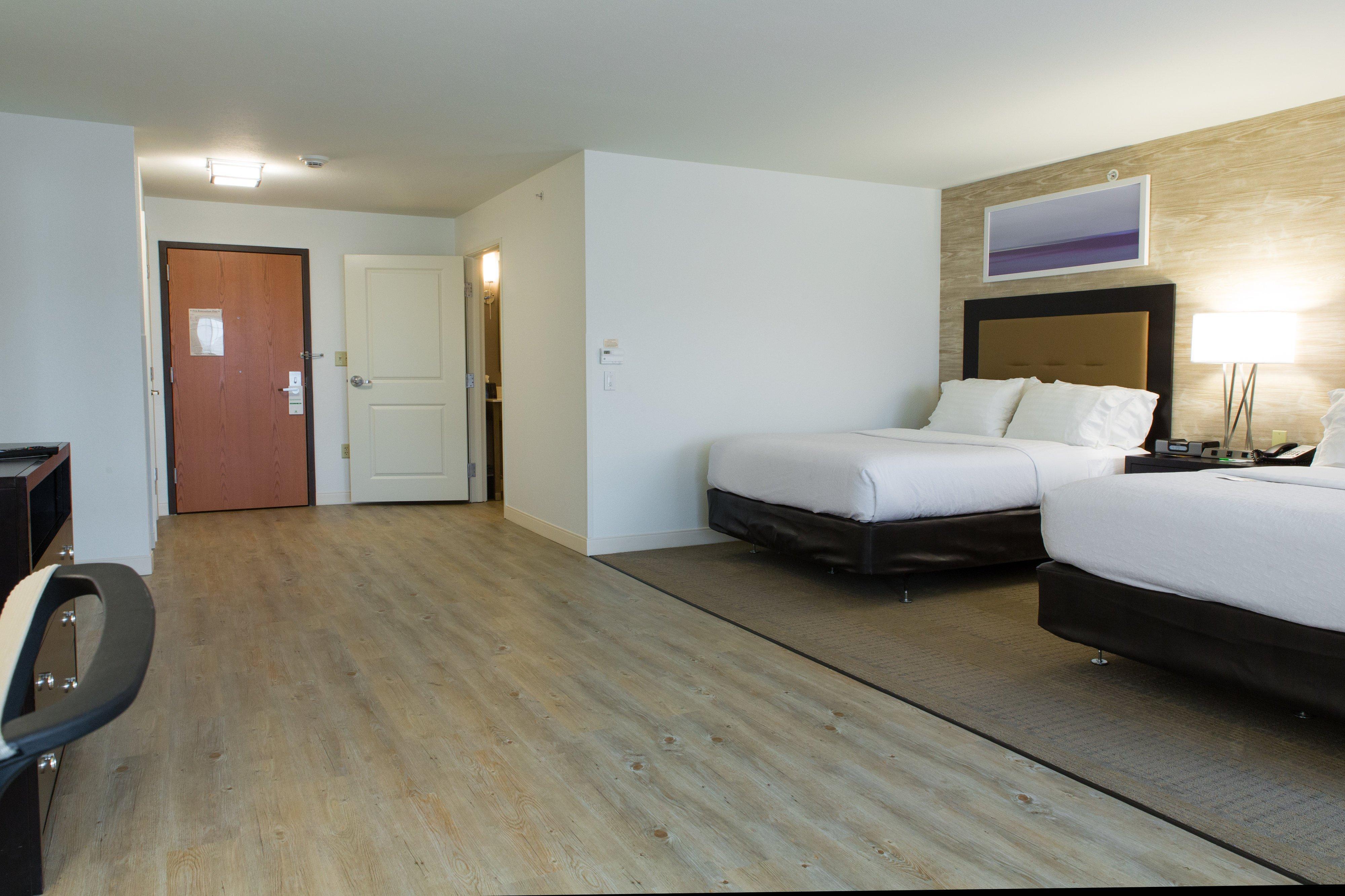 Holiday Inn Hotel & Suites Bloomington Airport By Ihg Exterior photo