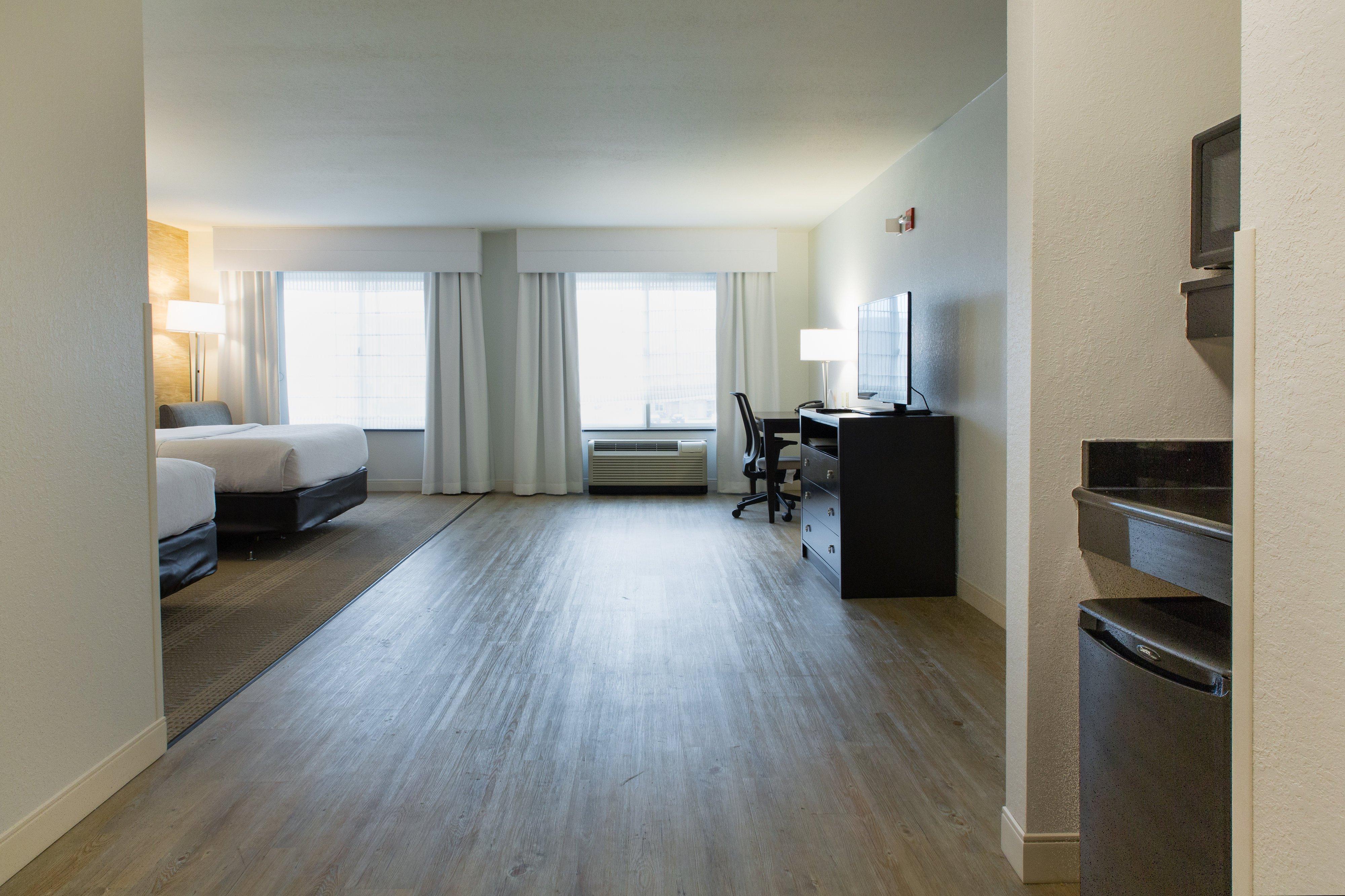 Holiday Inn Hotel & Suites Bloomington Airport By Ihg Exterior photo