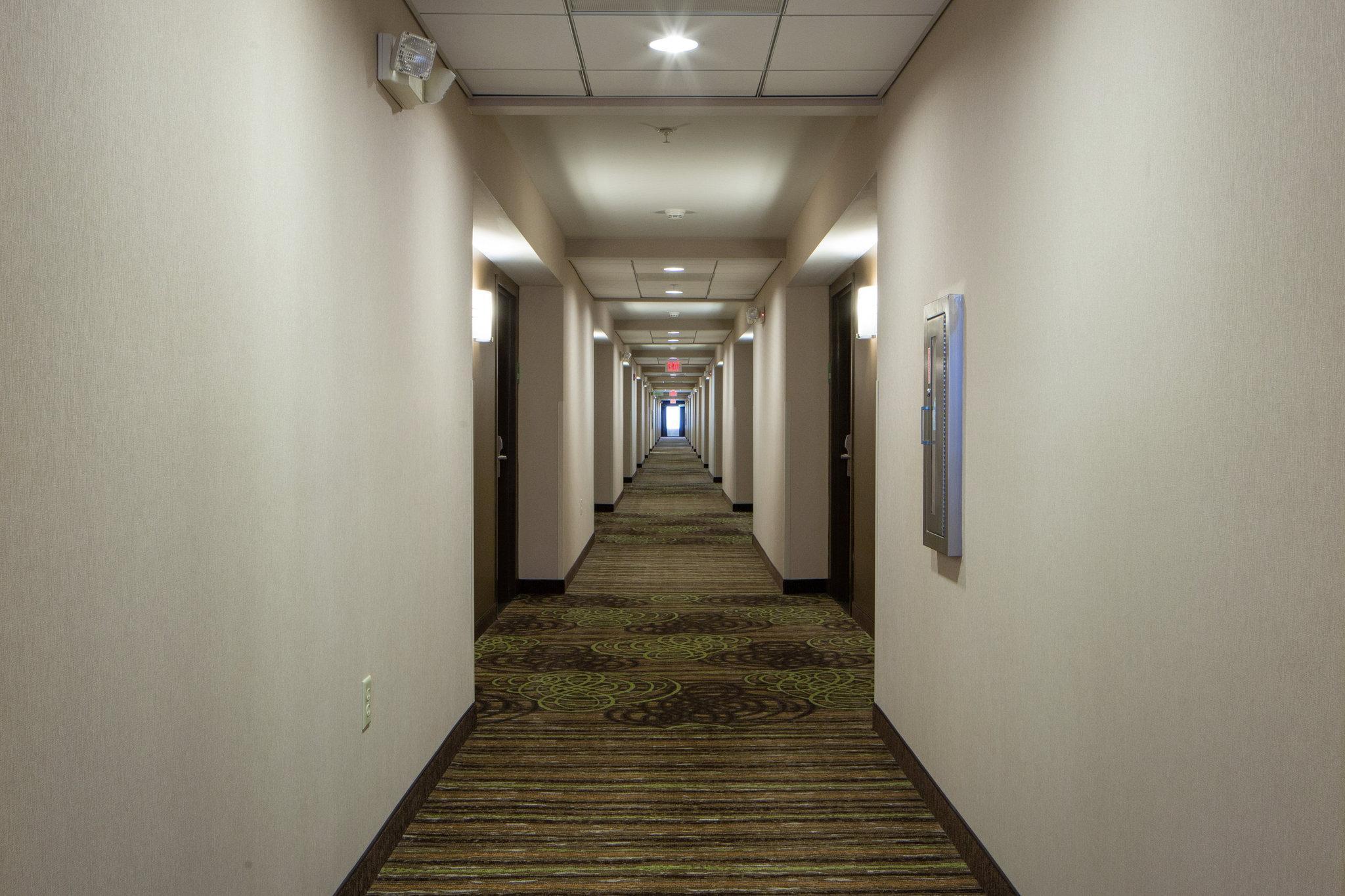 Holiday Inn Hotel & Suites Bloomington Airport By Ihg Exterior photo