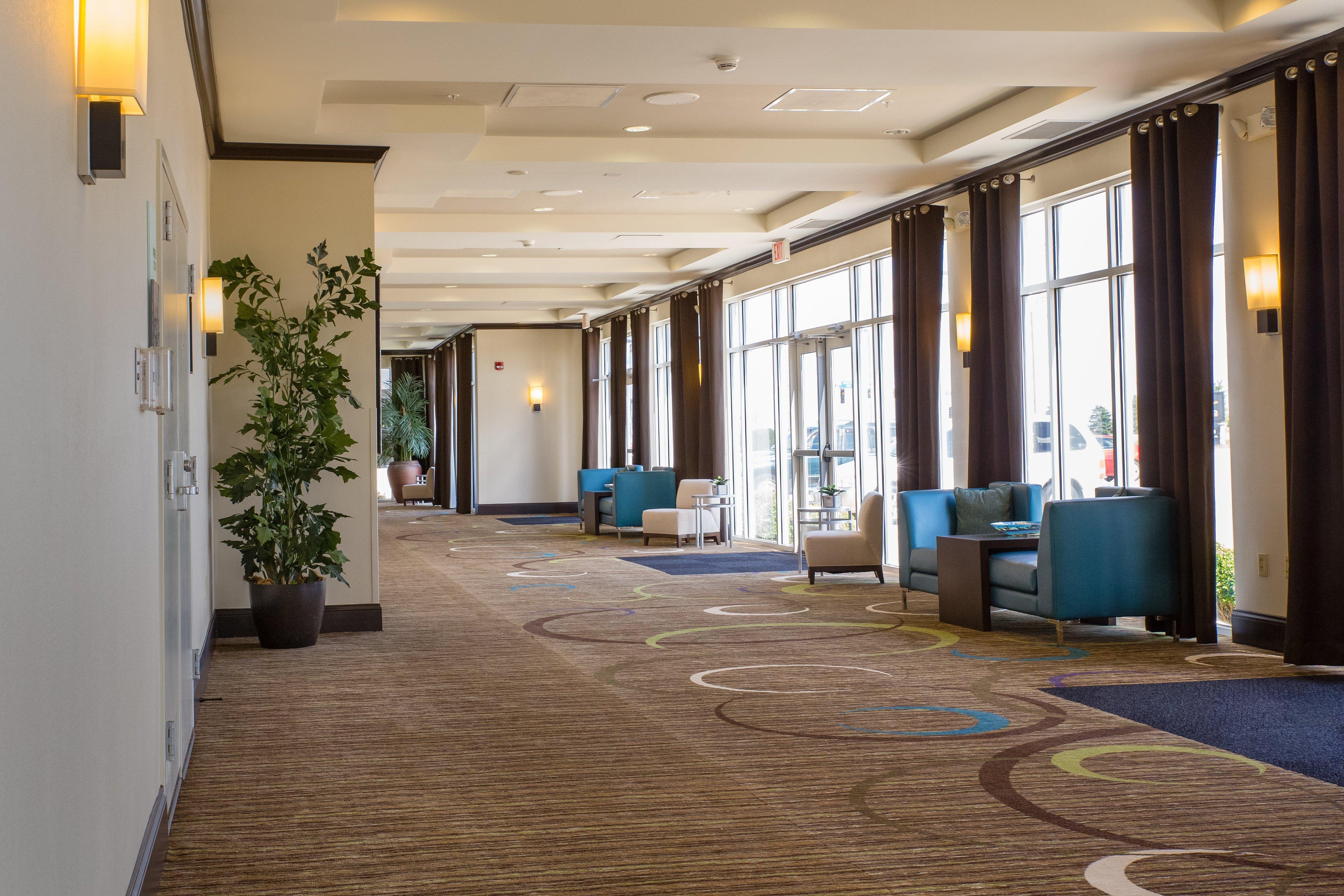 Holiday Inn Hotel & Suites Bloomington Airport By Ihg Exterior photo