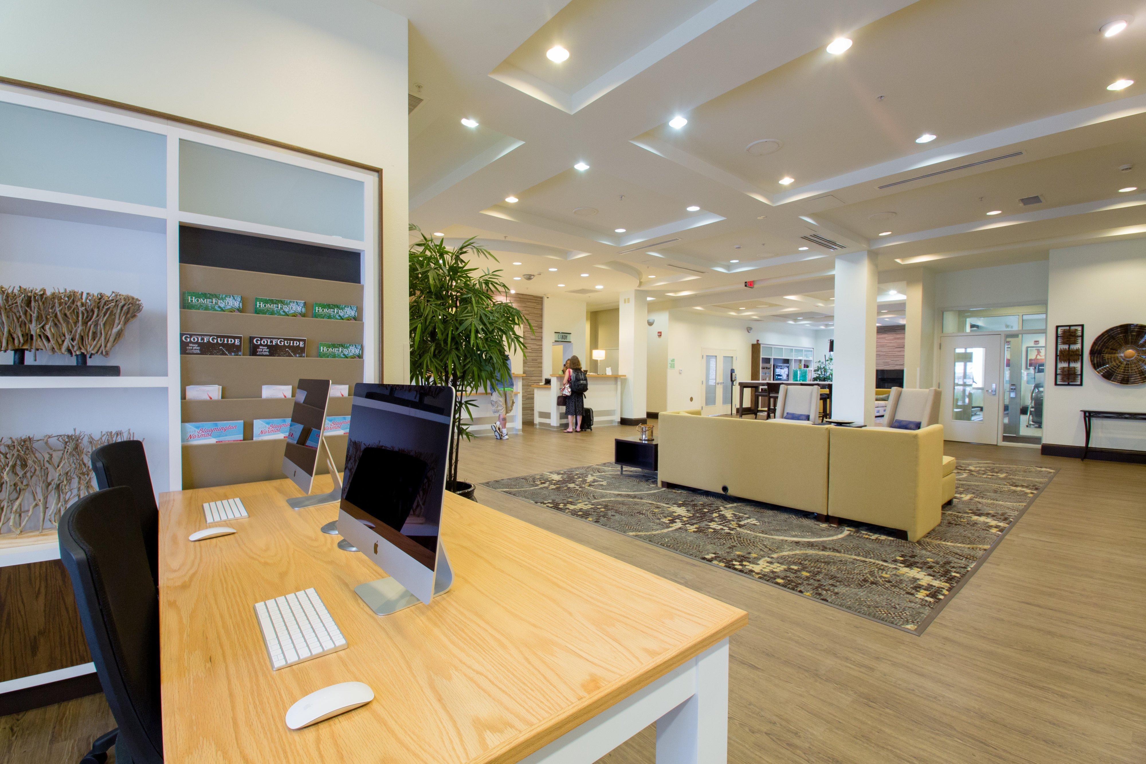 Holiday Inn Hotel & Suites Bloomington Airport By Ihg Exterior photo