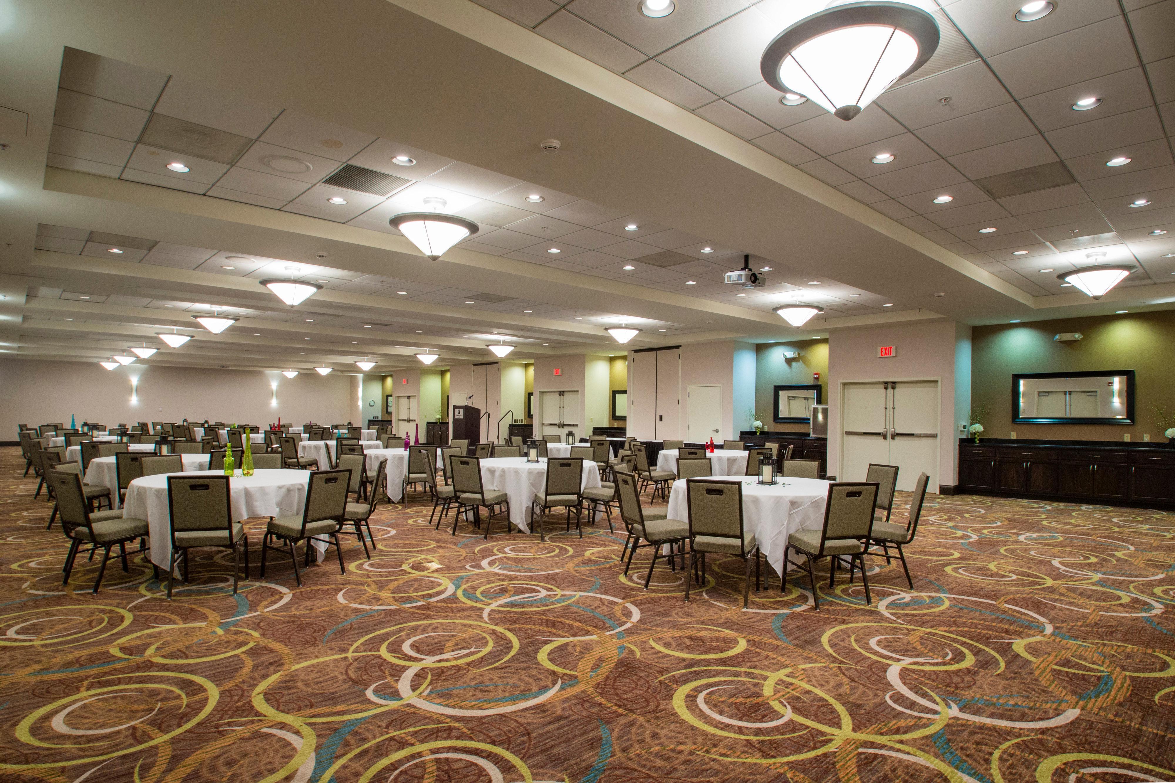 Holiday Inn Hotel & Suites Bloomington Airport By Ihg Exterior photo