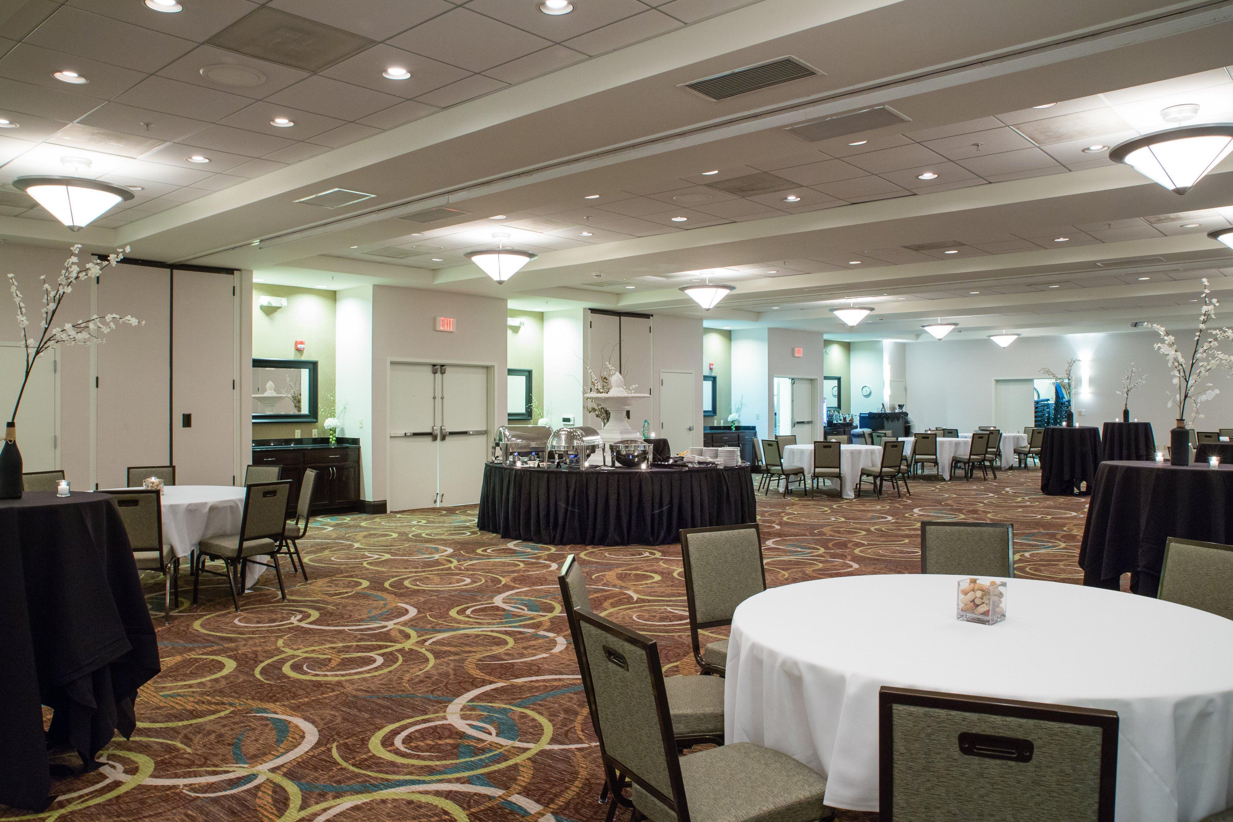 Holiday Inn Hotel & Suites Bloomington Airport By Ihg Exterior photo