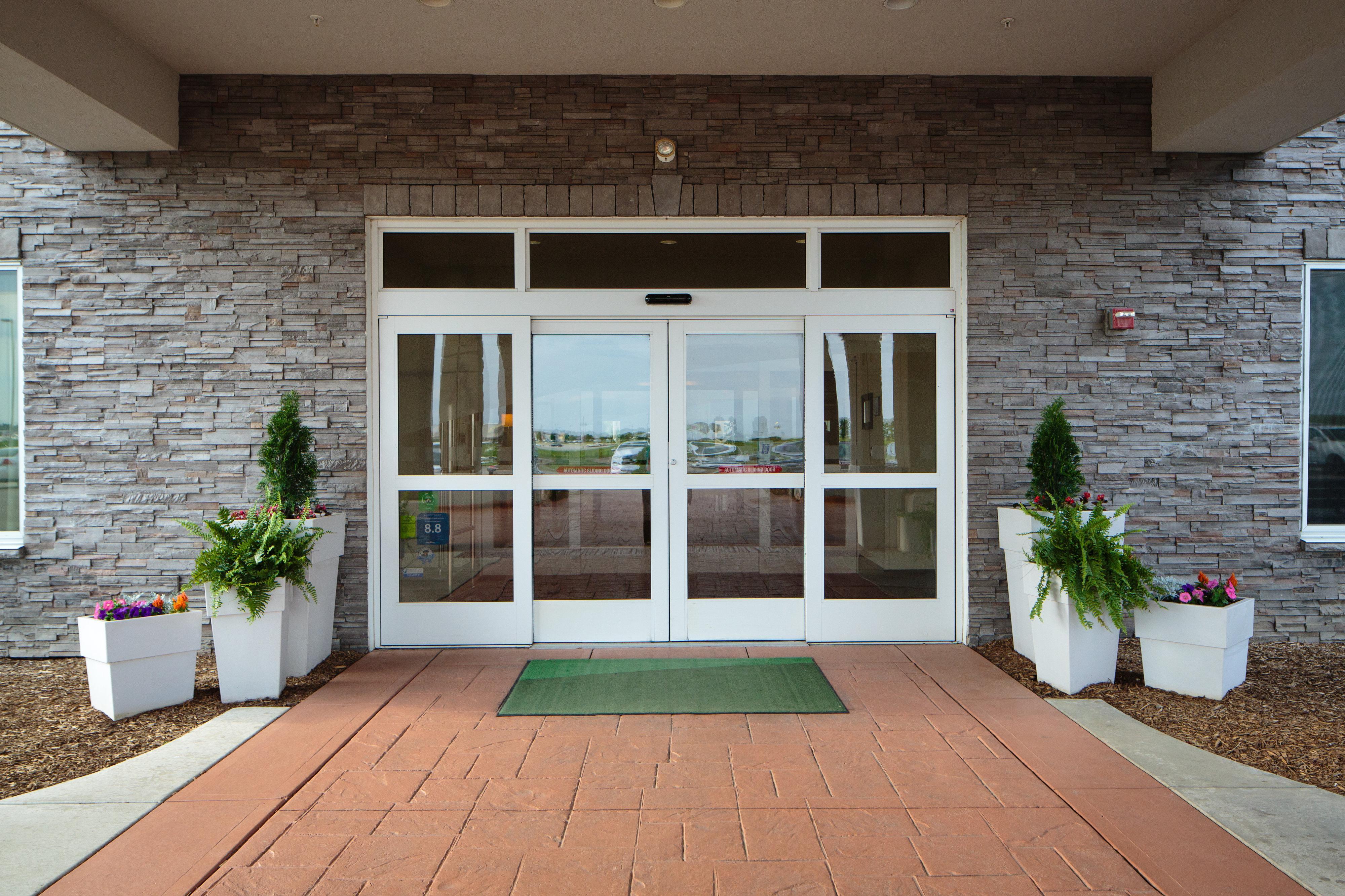 Holiday Inn Hotel & Suites Bloomington Airport By Ihg Exterior photo