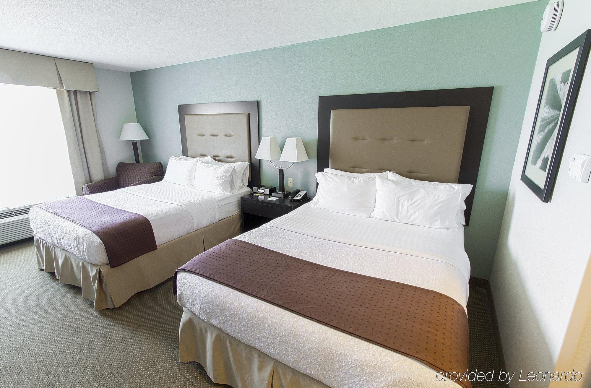 Holiday Inn Hotel & Suites Bloomington Airport By Ihg Exterior photo